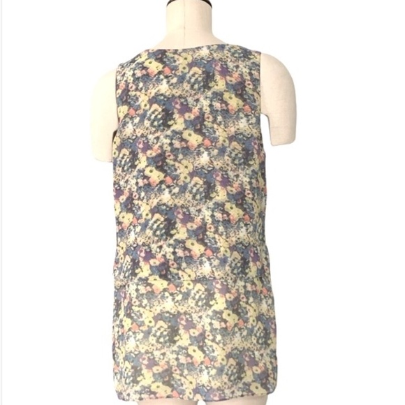 cAbi Springtime Watercolor Floral Sleeveless Layered Lined Blouse Sz M #245J - Picture 4 of 8